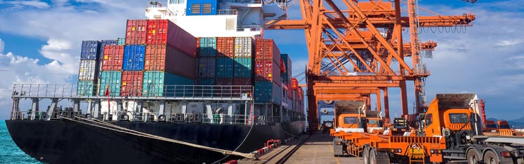 Перевозки грузов морским транспортом: техника безопасности при погрузке и хранении.
