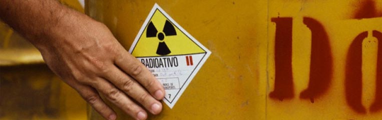 Легковоспламеняющиеся, радиоактивные или взрывоопасные вещества: правила ТБ при их перевозке