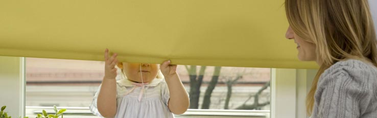 Выбор безопасных штор в детскую для ребенка от 0 до 2 лет
